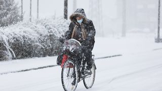 Đir snijegom prekrivenim Gračacom, 25. siječnja 2021. Đir snijegom prekrivenim Gračacom, 25. siječnja 2021.