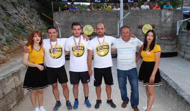 Ožujsko balote kup u Vukšiću