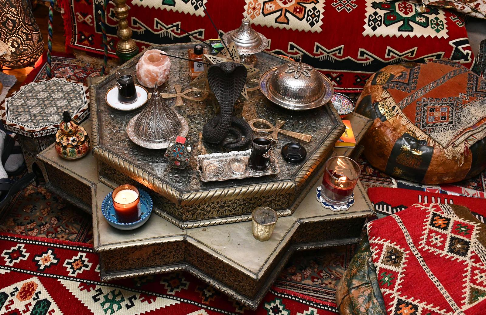 Brođanin Stanislav Hudi živi u kući koju je uredio u egipatskom stilu Brođanin Stanislav Hudi živi u kući koju je uredio u egipatskom stilu