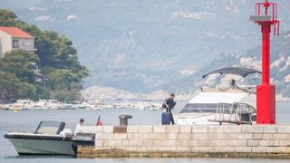 Megajahta “Eclipse” ruskoga multimiljardera Romana Abramoviča na sidru ispred Cavtata. Photo: Grgo Jelavić/PIXSELL Megajahta “Eclipse” ruskoga multimiljardera Romana Abramoviča na sidru ispred Cavtata. Photo: Grgo Jelavić/PIXSELL