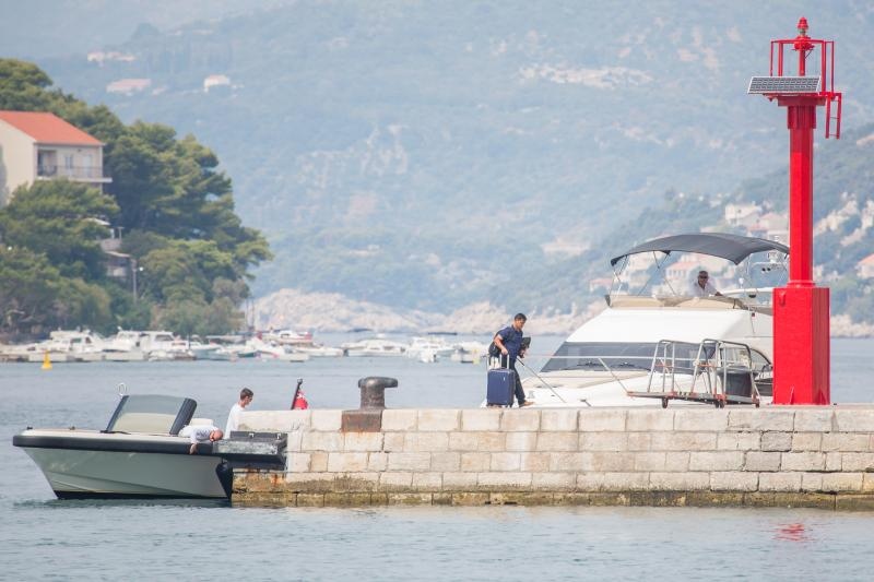 Megajahta “Eclipse” ruskoga multimiljardera Romana Abramoviča na sidru ispred Cavtata. Photo: Grgo Jelavić/PIXSELL Megajahta “Eclipse” ruskoga multimiljardera Romana Abramoviča na sidru ispred Cavtata. Photo: Grgo Jelavić/PIXSELL