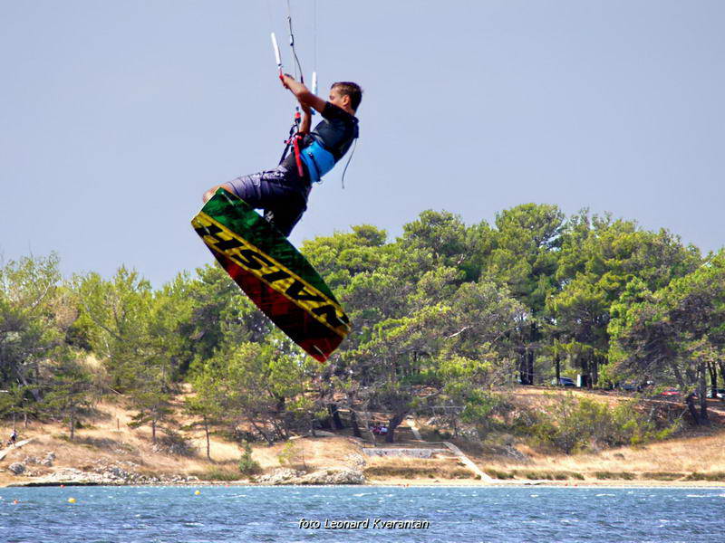 Kite surferi guštaju u Ninu