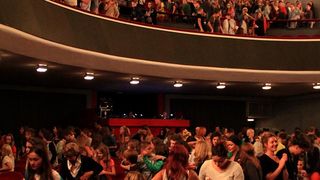 U suradnji HNK Zadar i Kazališne udruge “Igrajmo se” premijerno je izvedena predstava “Sasvim sam popubertetio” u režiji Žane Bumber. foto: Iva Perinčić U suradnji HNK Zadar i Kazališne udruge “Igrajmo se” premijerno je izvedena predstava “Sasvim sam popubertetio” u režiji Žane Bumber. foto: Iva Perinčić