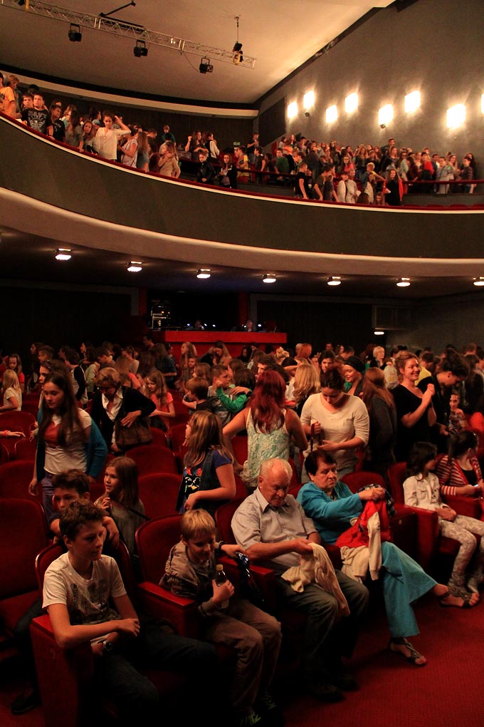 U suradnji HNK Zadar i Kazališne udruge “Igrajmo se” premijerno je izvedena predstava “Sasvim sam popubertetio” u režiji Žane Bumber. foto: Iva Perinčić U suradnji HNK Zadar i Kazališne udruge “Igrajmo se” premijerno je izvedena predstava “Sasvim sam popubertetio” u režiji Žane Bumber. foto: Iva Perinčić