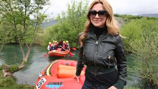 Peta Hrvatska rafting regata Zrmanja 2010, koja se odrzala na raftig stazi od Mlina Zegarskih do Muskovaca, i ove je godin humanitarnog karaktera, a dio prikupljenih sredstava i prihod od humanitarne aukcije slika ide za Djecji vrtic za djecu s teskocama