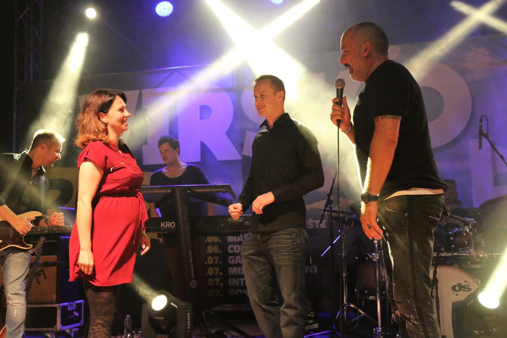 Ivan zaprosio Maju na virskom koncertu Tonyja Cetinskog