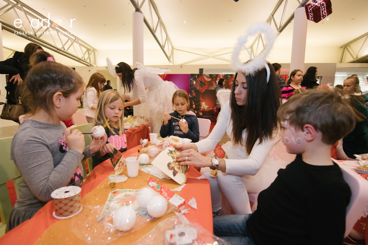 Zimski sportovi s Djedom Božićnjakom Zimski sportovi s Djedom Božićnjakom