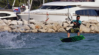 Surferi i kiteri došli na svoje pred neveru