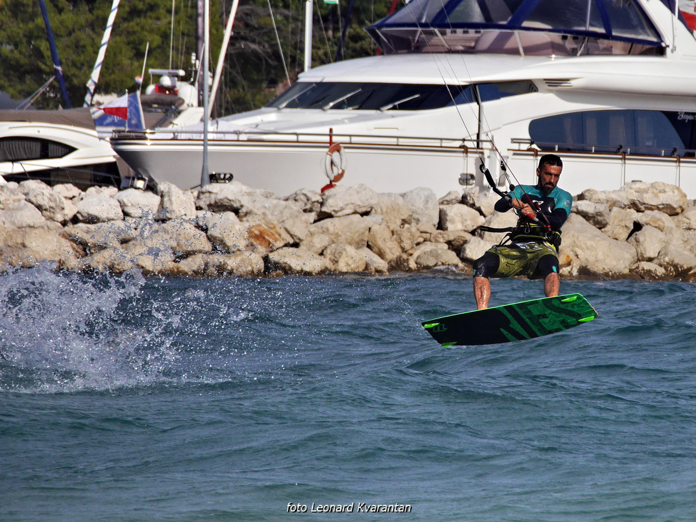 Surferi i kiteri došli na svoje pred neveru