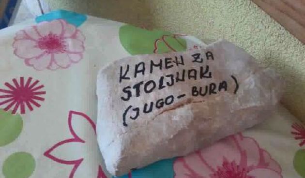 Kamen za stolnjak (jugo- bura)