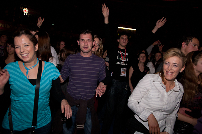 Karlovacko live: Halid Beslic i Crvena jabuka u dvorani Kresimir Cosic u Zadru, Foto: Leo Banic Karlovacko live: Halid Beslic i Crvena jabuka u dvorani Kresimir Cosic u Zadru, Foto: Leo Banic