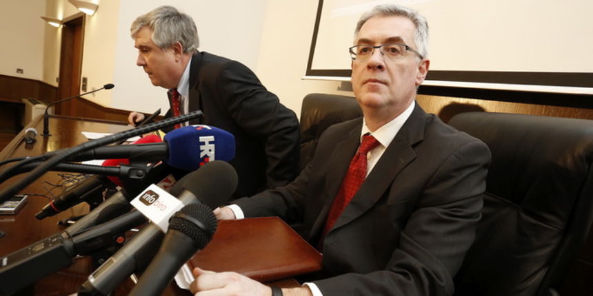 Zagreb, 150413.
Hrvatski Sabor.
Predsjednik Vrhovnog suda Republike Hrvatske i Drzavnog izbornog povjerenstva Branko Hrvatin odrzao je konferenciju za medije.
Foto: Damjan Tadic / CROPIX Zagreb, 150413.
Hrvatski Sabor.
Predsjednik Vrhovnog suda Republike Hrvatske i Drzavnog izbornog povjerenstva Branko Hrvatin odrzao je konferenciju za medije.
Foto: Damjan Tadic / CROPIX