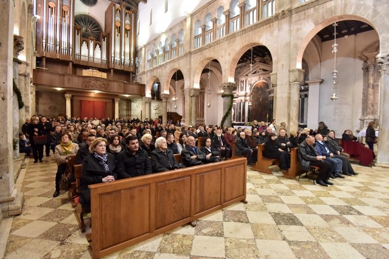 Svečana misa polnoćka u katedrali svete Stošije. Foto: Dino Stanin/PIXSELL Svečana misa polnoćka u katedrali svete Stošije. Foto: Dino Stanin/PIXSELL