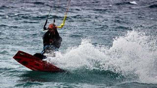 Kiteri i surferi uživali u jakom jugu