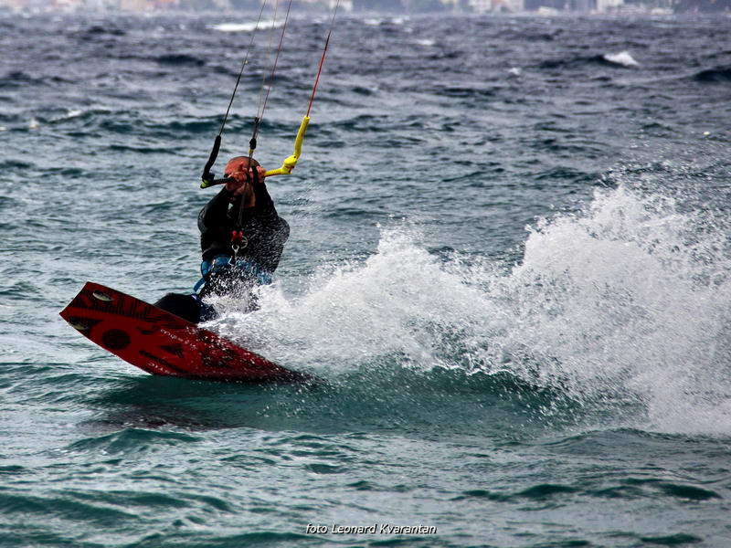 Kiteri i surferi uživali u jakom jugu