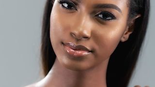 Mia Rkman, Miss Universe Hrvatske 2019. otputovala je na svjetski izbor Miss Universe 2019 koji će se 8. prosinca održati u Atlanti uz izravan prijenos na FOX televiziji.  Ljepotice sa svih krajeva zemaljske kugle počele su pristizati u Atlantu, a već i p