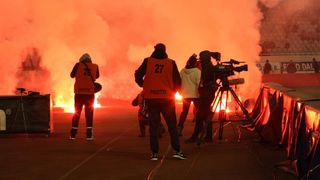 Bakljada i neredi na utakmici Hajduk – Dinamo