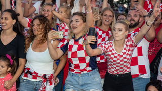 Veličanstven doček četvorice zadarskih Vatrenih od Gradskog mosta do Foruma