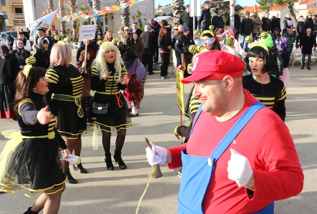2. Međunarodna karnevalska povorka Virskih maškara