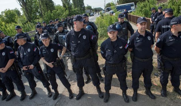 Šešelj zaustavljen na ulazu u Hrtkovce: govor održao u selu Jarak