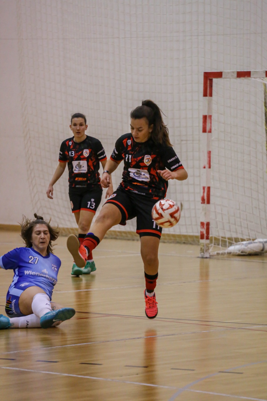 Futsal Super chicks – MC PLUS 2:5 Futsal Super chicks – MC PLUS 2:5