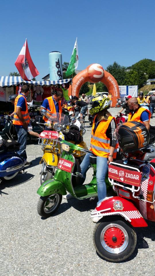 Vespa klub Zadar u Austriji, foto-klub Scooterie Liebnitz