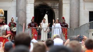 Split: Svakog dana car Dioklecijan i njegova supruga Priska pozdravljaju građane