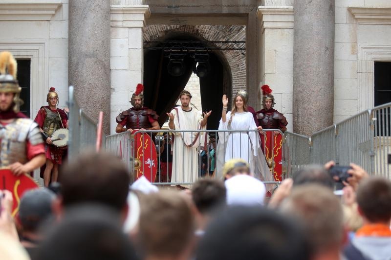 Split: Svakog dana car Dioklecijan i njegova supruga Priska pozdravljaju građane