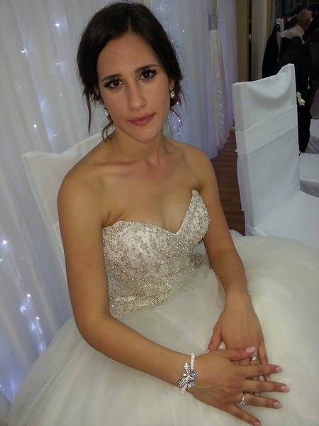 Visnja Knezevic izraduje predivne narukvice Visnja Knezevic izraduje predivne narukvice