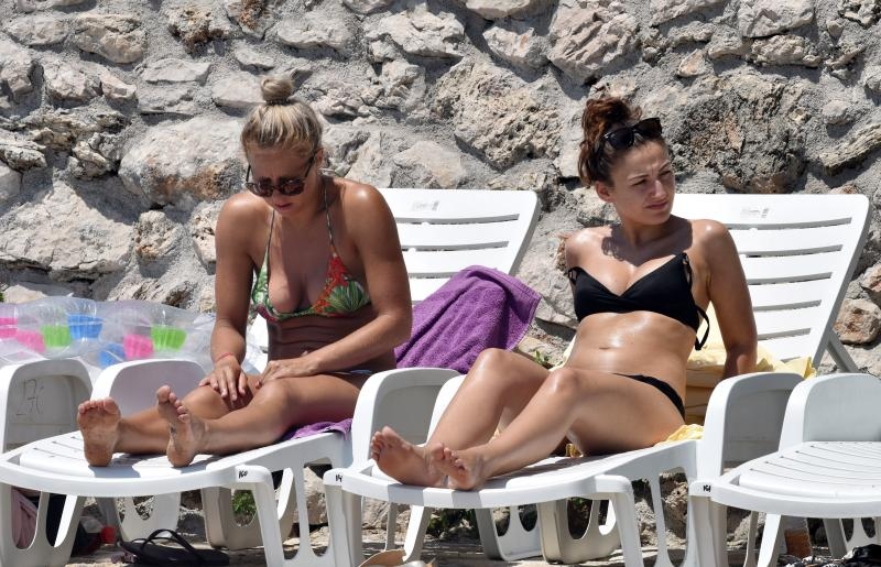 Posljednji dan Love International Festivala u Tisnom privukao je veliki broj mladih iz cijele Europe, a najviče iz Velike Britanije. Photo: Hrvoje Jelavić/PIXSELL Posljednji dan Love International Festivala u Tisnom privukao je veliki broj mladih iz cijele Europe, a najviče iz Velike Britanije. Photo: Hrvoje Jelavić/PIXSELL