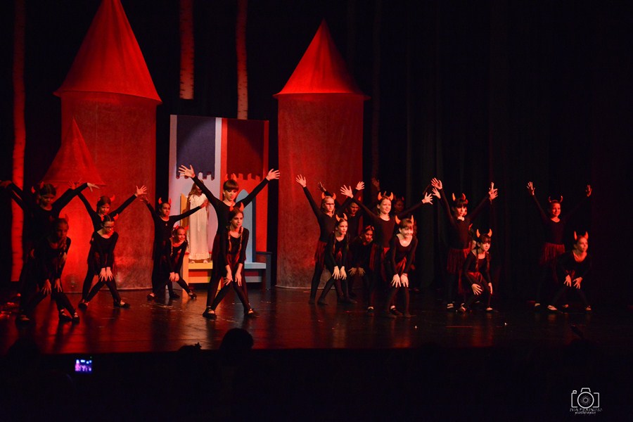 Plesna udruga Gesta: Bajka.hr