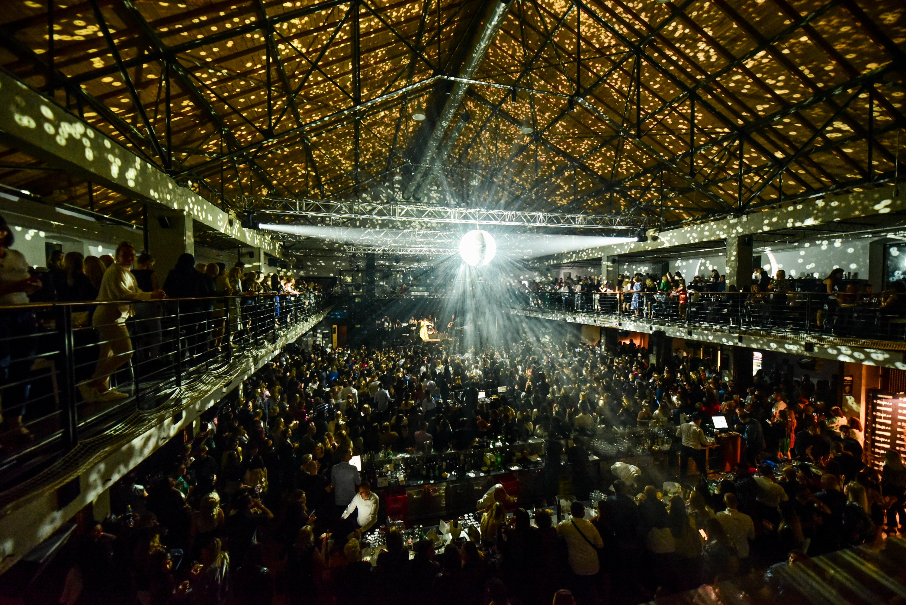 Doris Dragović sinoćnjim koncertom oduševila je Arsenalovu publiku