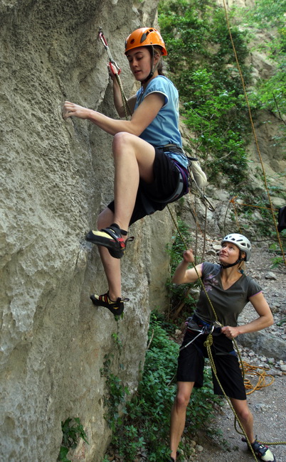 Zadar, 010510.
Na praznik rada u Nacionalnom parku Paklenica tradicionalno se okupljaju penjaci i izletnici koji su i ove godine bili u velikom broju. Takodjer se odrzalo medjunarodno natjecanje u brzom penjanju Big wall speed climbing u muskoj i zenskoj Zadar, 010510.
Na praznik rada u Nacionalnom parku Paklenica tradicionalno se okupljaju penjaci i izletnici koji su i ove godine bili u velikom broju. Takodjer se odrzalo medjunarodno natjecanje u brzom penjanju Big wall speed climbing u muskoj i zenskoj