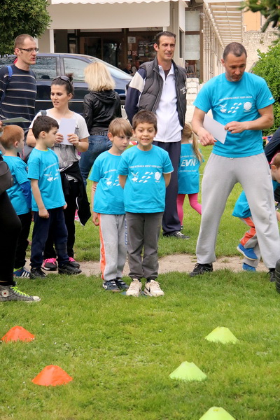 Sportska manifestacija za djecu “1000 koraka kroz 1000 ulica” SŠ “Loptica” Sportska manifestacija za djecu “1000 koraka kroz 1000 ulica” SŠ “Loptica”