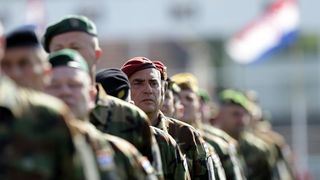 Svečano postrojavanje na stadionu u Kranjčevićevoj u povodu Dana Oružanih snaga Republike Hrvatske. Foto. PIXSELL Svečano postrojavanje na stadionu u Kranjčevićevoj u povodu Dana Oružanih snaga Republike Hrvatske. Foto. PIXSELL