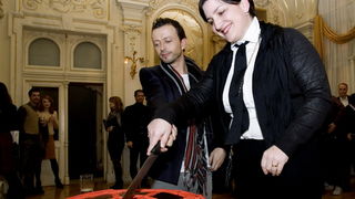 Rijeka, 200112.
U Hrvatskom narodnom kazalistu Ivan Zajc odrzana je premijera baleta Carmina Burana autora Carla Orffa.
Djelo je za Balet postavio poznati portugalski koreograf Hugo Viera, a glazbu su izveli orkestar i zbor kazalista i djeciji zbor Torret