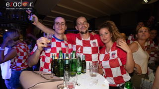 Čudesna noć: Velika fešta ulicama Zadra nakon plasmana Vatrenih u finale SP Čudesna noć: Velika fešta ulicama Zadra nakon plasmana Vatrenih u finale SP