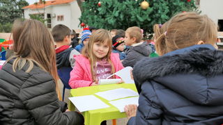 Sveti Nikola darivao mališane na Viru, Krampus bez posla Sveti Nikola darivao mališane na Viru, Krampus bez posla