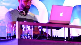 Vir : Colonia rasplesala tisuće posjetitelja na Viru ; foto Iva Perinčić Vir : Colonia rasplesala tisuće posjetitelja na Viru ; foto Iva Perinčić