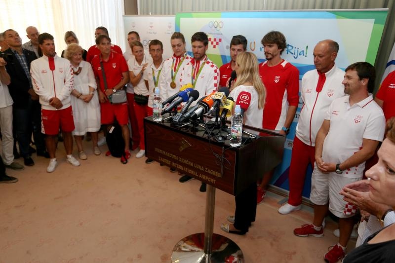 Hrvatski olimpijci svečano dočekani na Plesu. Sandra Perković, Šime Fantela, Igor Marenić, Tonči Stipanović. Photo: Dalibor Urukalovic/PIXSELL Hrvatski olimpijci svečano dočekani na Plesu. Sandra Perković, Šime Fantela, Igor Marenić, Tonči Stipanović. Photo: Dalibor Urukalovic/PIXSELL