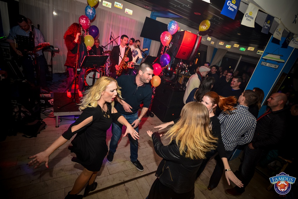 U Famous beach and grill baru Rockatansky bend proslavio je 20 godina djelovanja U Famous beach and grill baru Rockatansky bend proslavio je 20 godina djelovanja