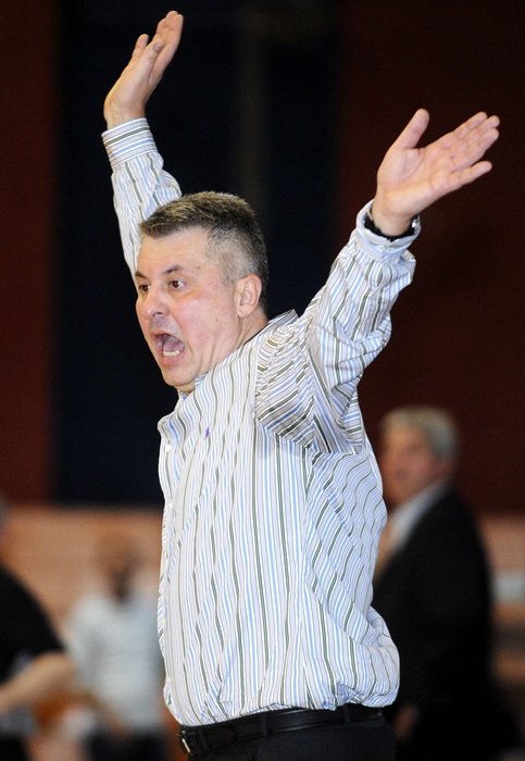 Zagreb, 080512.
Dvorana OS u Trnskom.
Kosarkaska A1 liga za prvaka, 13. kolo.
KK Zagreb – KK Zadar.
Na fotografiji: Drazen Brajkovic trener KK Zagreb.
Foto: Damir Krajac / CROPIX Zagreb, 080512.
Dvorana OS u Trnskom.
Kosarkaska A1 liga za prvaka, 13. kolo.
KK Zagreb – KK Zadar.
Na fotografiji: Drazen Brajkovic trener KK Zagreb.
Foto: Damir Krajac / CROPIX