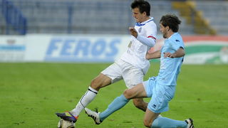 Karlovac, 051111.
Igraliste Branko Cavlovic Cavlek.
Nogometna utakmica 14.kola 1.HNL izmedju NK Karlovac i NK Zadar.
Na slici: Matija Stefancic, Antonio Mrsic.
Foto: Damir Krajac / CROPIX