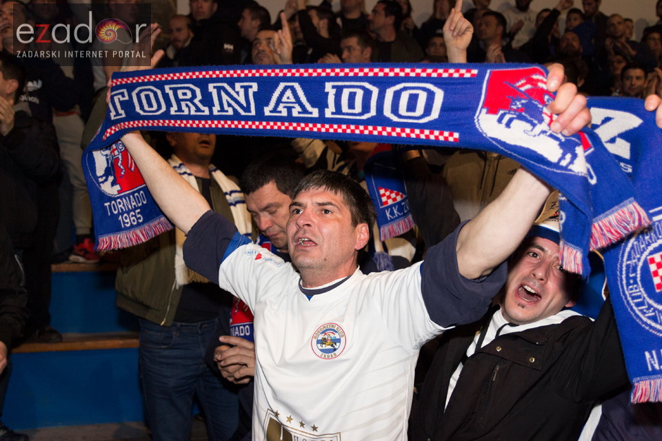 Humanitarno gledanje utakmice Zadar-Cibona u Jazinama Humanitarno gledanje utakmice Zadar-Cibona u Jazinama