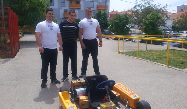 Električno carting vozilo, hologram, pametna brava, Strukovna škola Vice Vlatkovića