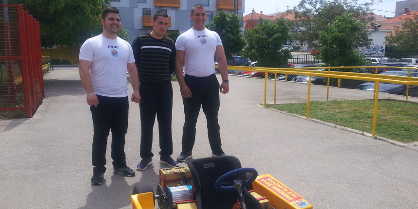 Električno carting vozilo, hologram, pametna brava, Strukovna škola Vice Vlatkovića