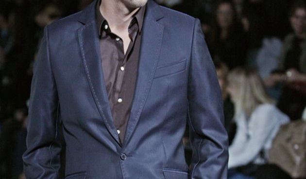 Zagreb, 170910.
Muzej suvremene umjetnosti, MSU.
Dove Fashion Week. Revija Ivice Klarica za Dove men koju su nosili nasi poznati glumci i sportasi. 
Na slici glumac Amar Bukvic.
Foto: Nina Djurdjevic / CROPIX