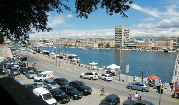 Zadarska luka i parking