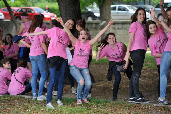 Zadar, 170513. 
Danas su se ucenici zavrsnih razreda zadarskih srednjih skola oprostili od skolskih klupa tradicionalnom Norijadom. 
Uz neizostavni alkohol, pjesmu i prosipanje brasna i jaja po centru grada, nakratko su privukli pozornost prolaznika na se