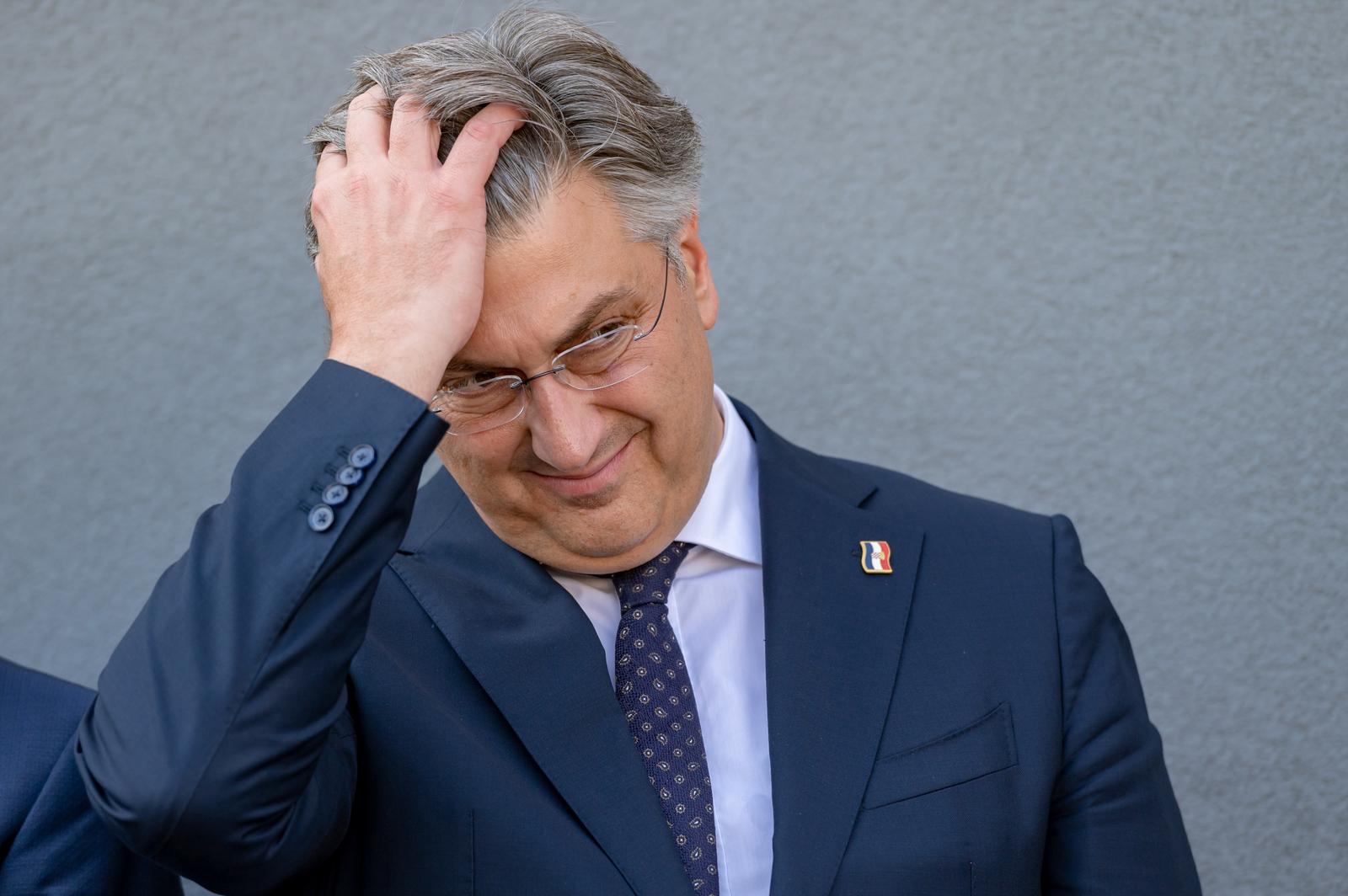 Premijer Plenković sudjelovao na svečanosti primopredaje ključeva POS-ovih stanova Premijer Plenković sudjelovao na svečanosti primopredaje ključeva POS-ovih stanova